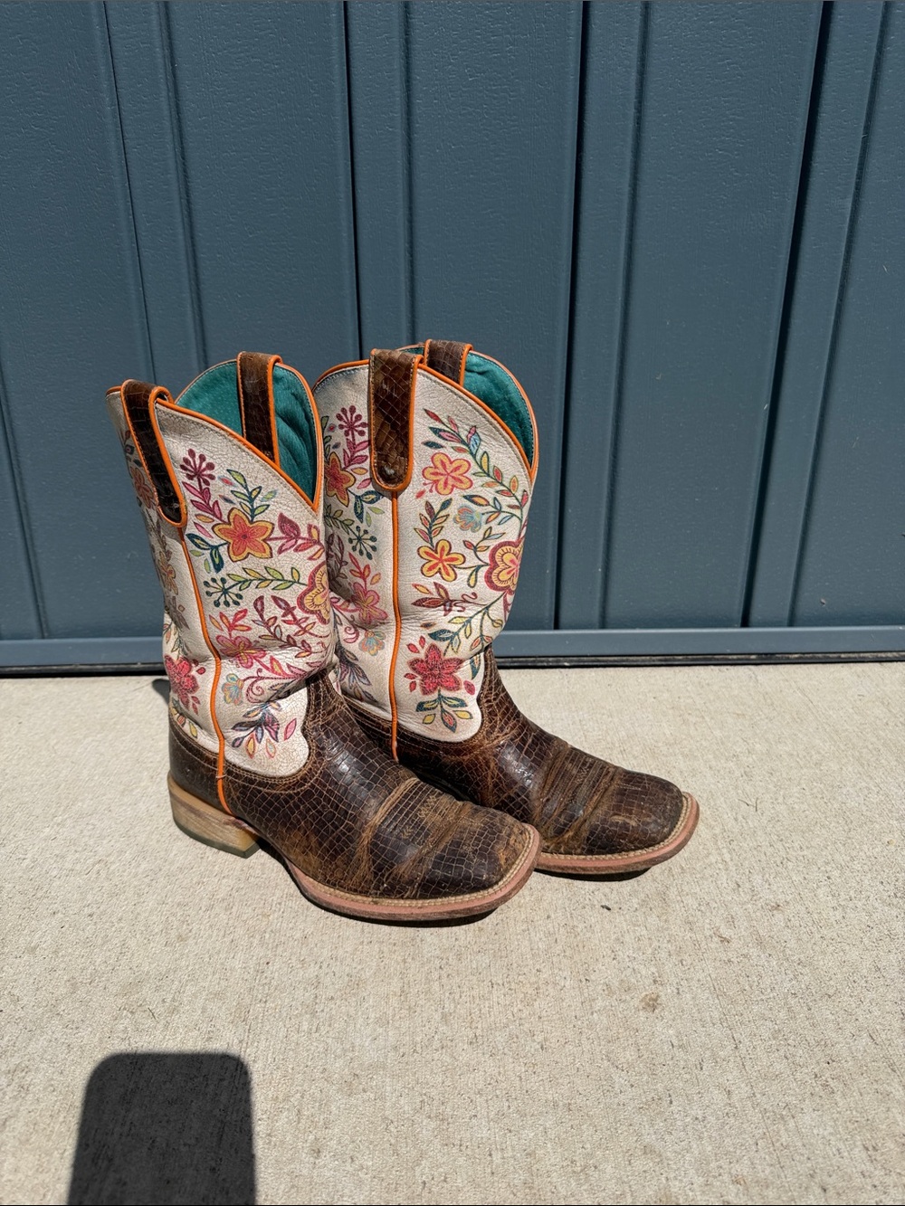 Ariat Women’s Sz 8B Circuit Savanna Floral Western Boot